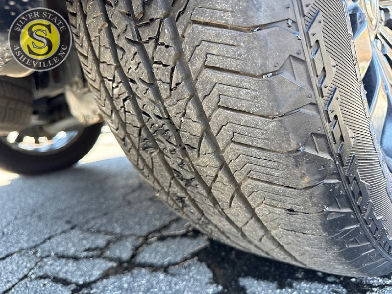 Used 2019 Nissan Armada Platinum w/ Captain's Chairs Package image 9