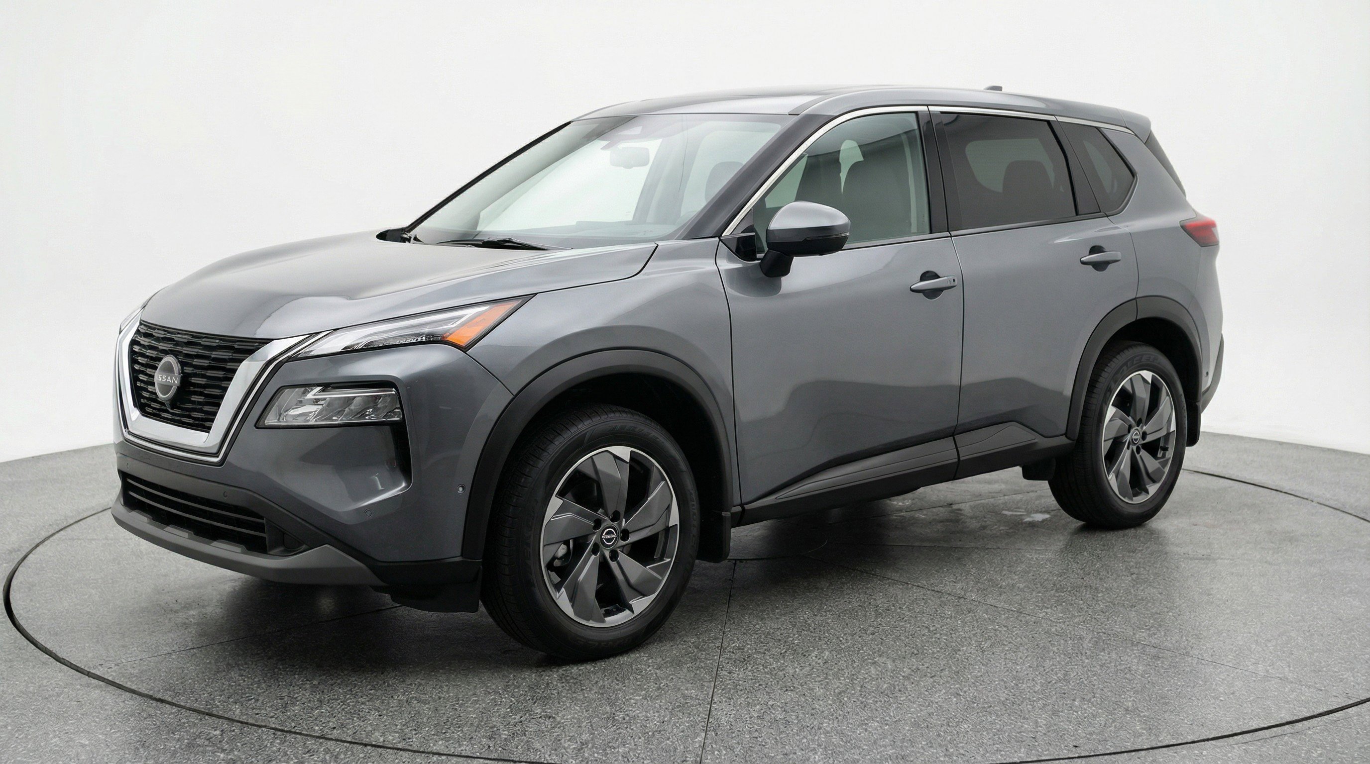 Used 2025 Nissan Rogue SV image 3