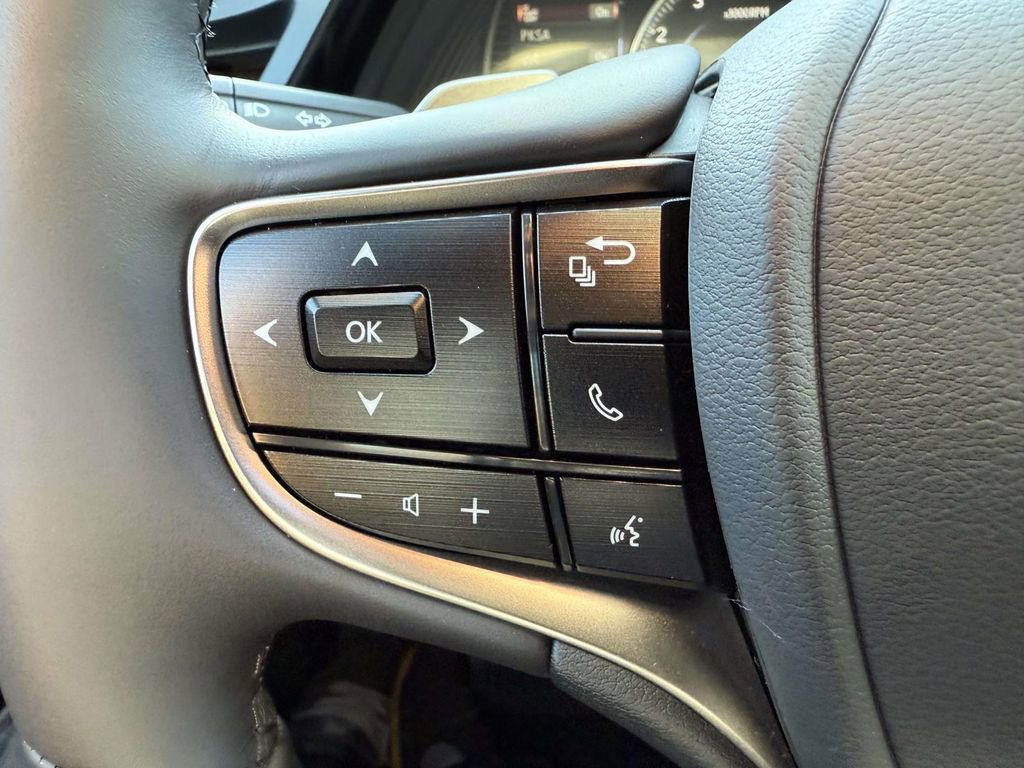 Used 2025 Lexus ES 350 w/ Luxury Package image 23
