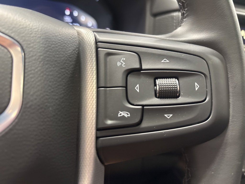 Used 2024 GMC Yukon XL Denali image 34