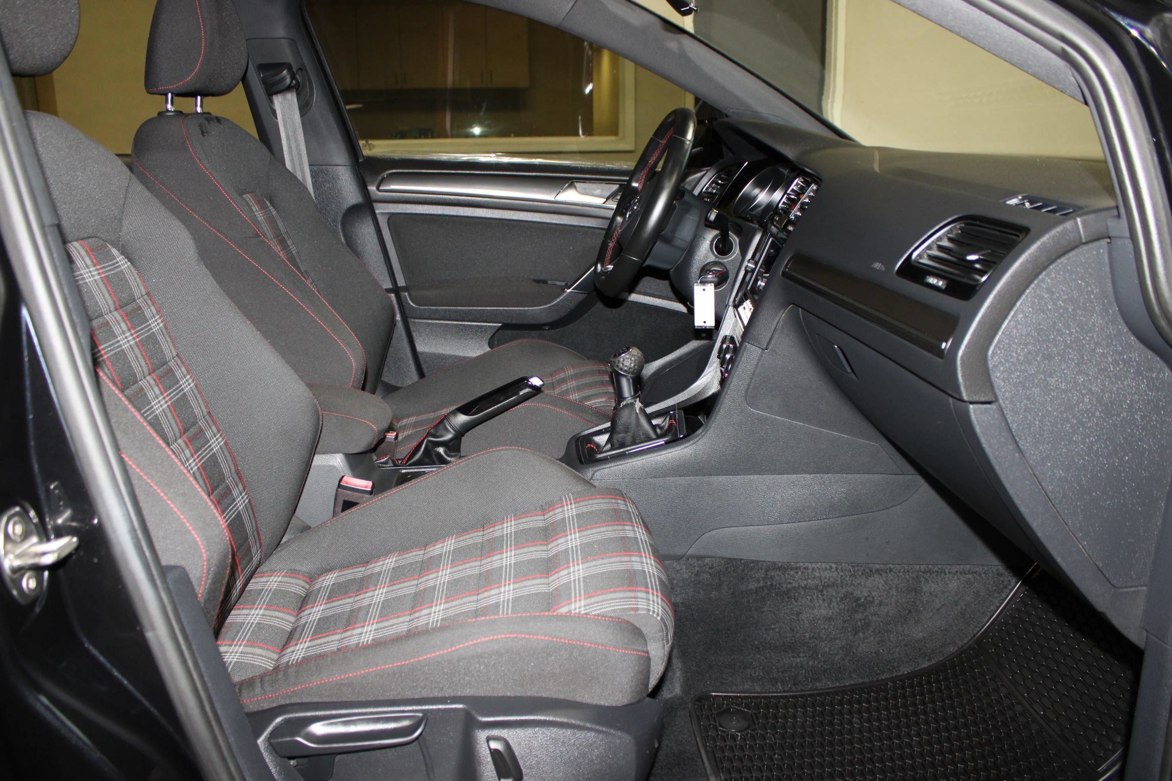 Used 2018 Volkswagen GTI S FWD image 28