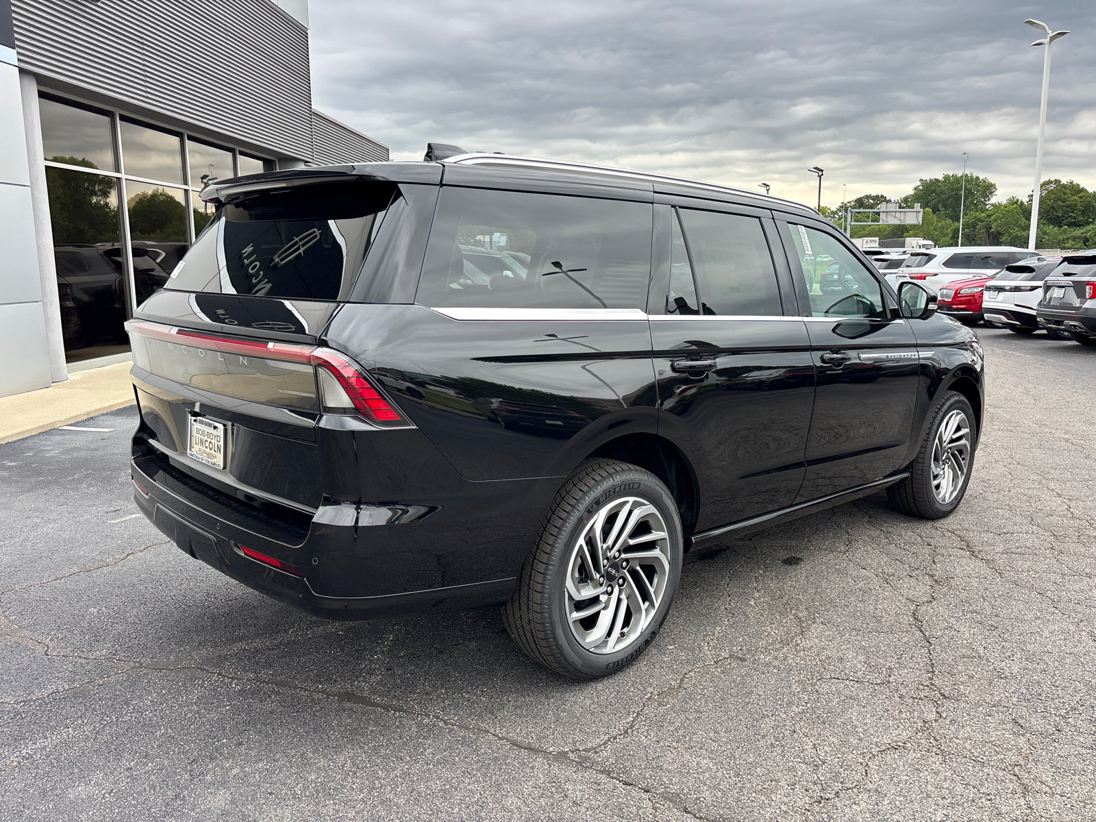 New 2026 Lincoln Navigator Reserve AWD/4WD image 7