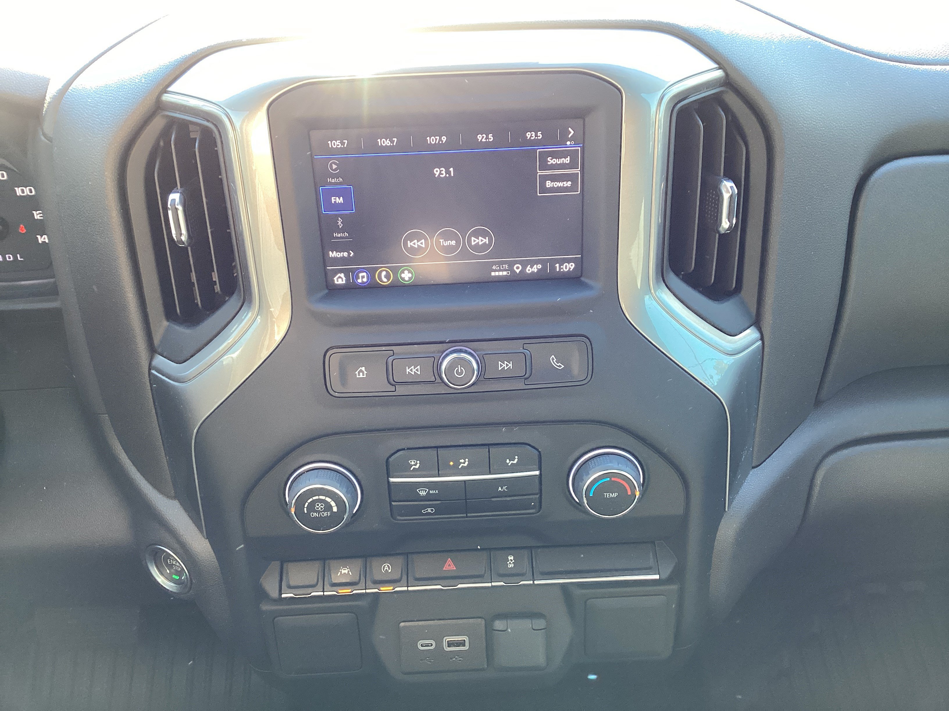 Used 2024 Chevrolet Silverado 1500 W/T AWD/4WD image 17