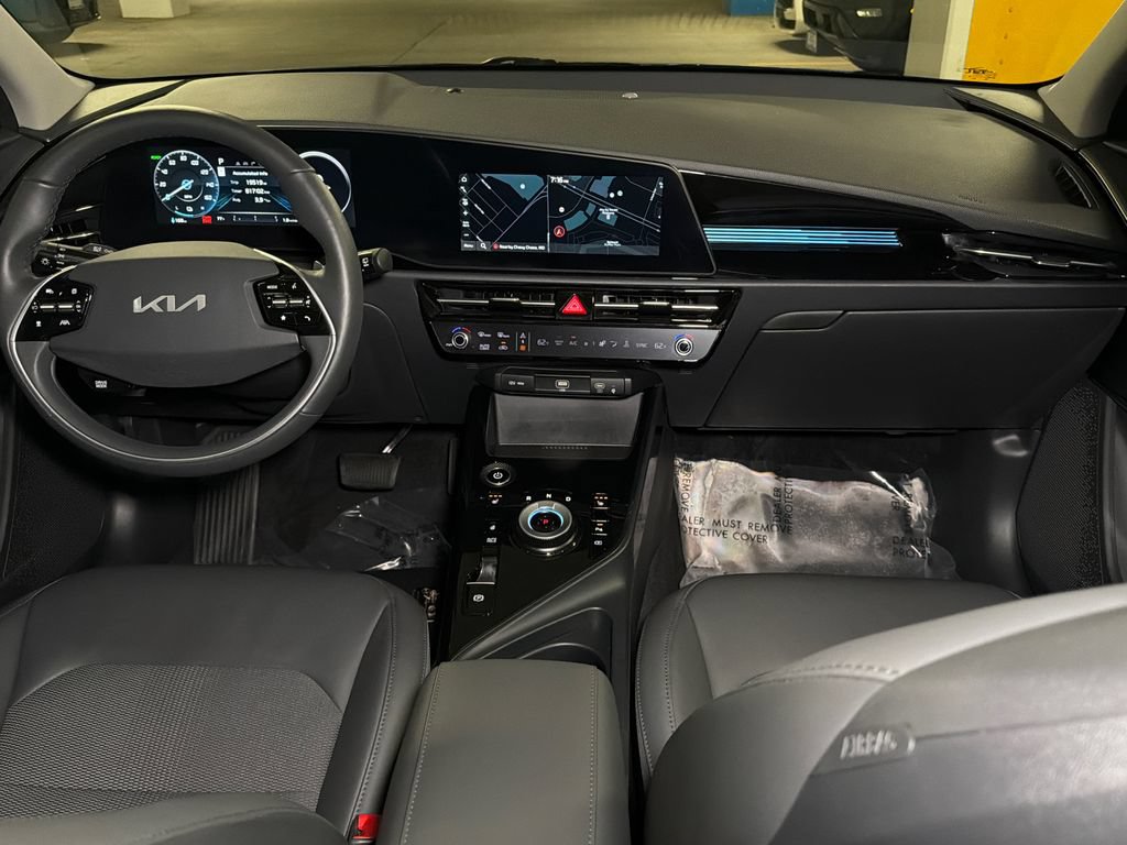 Certified 2024 Kia Niro Wind w/ Wind Preserve Package FWD image 16