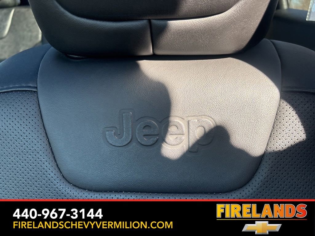 Used 2022 Jeep Cherokee Limited w/ Mopar Interior Package image 4
