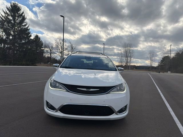 Used 2020 Chrysler Pacifica Limited w/ Tire & Wheel Group image 9