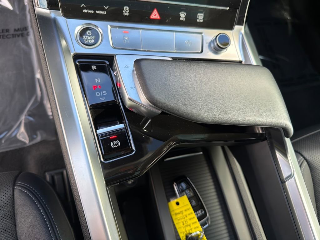 Used 2024 Audi Q8 e-tron Premium Plus w/ Premium Plus Package image 26