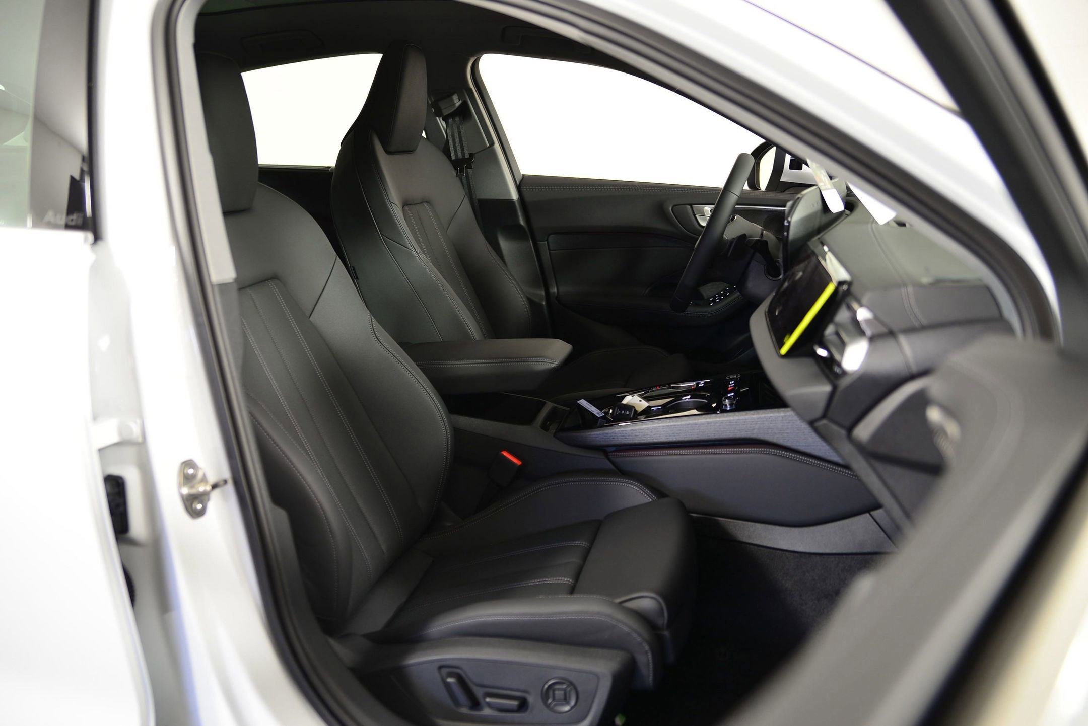 New 2025 Audi A5 2.0T Prestige image 16