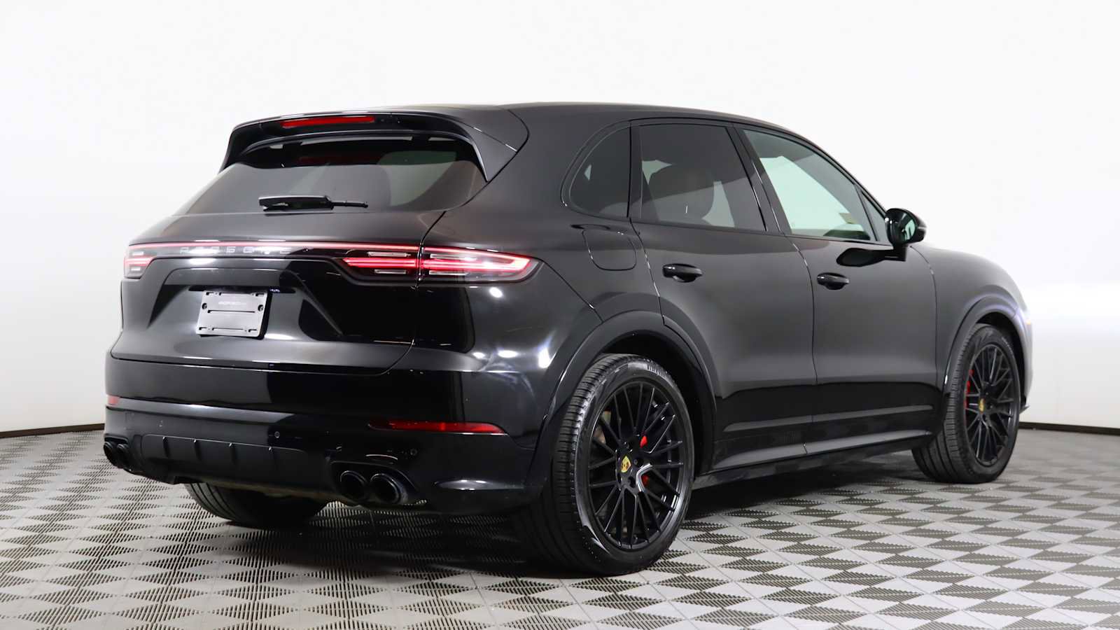 Used 2023 Porsche Cayenne GTS image 12
