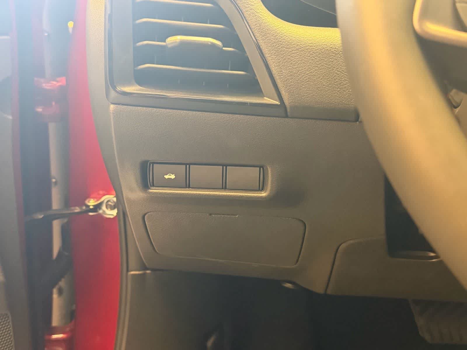New 2027 Nissan Sentra SR w/ Floor Mat Package FWD image 21