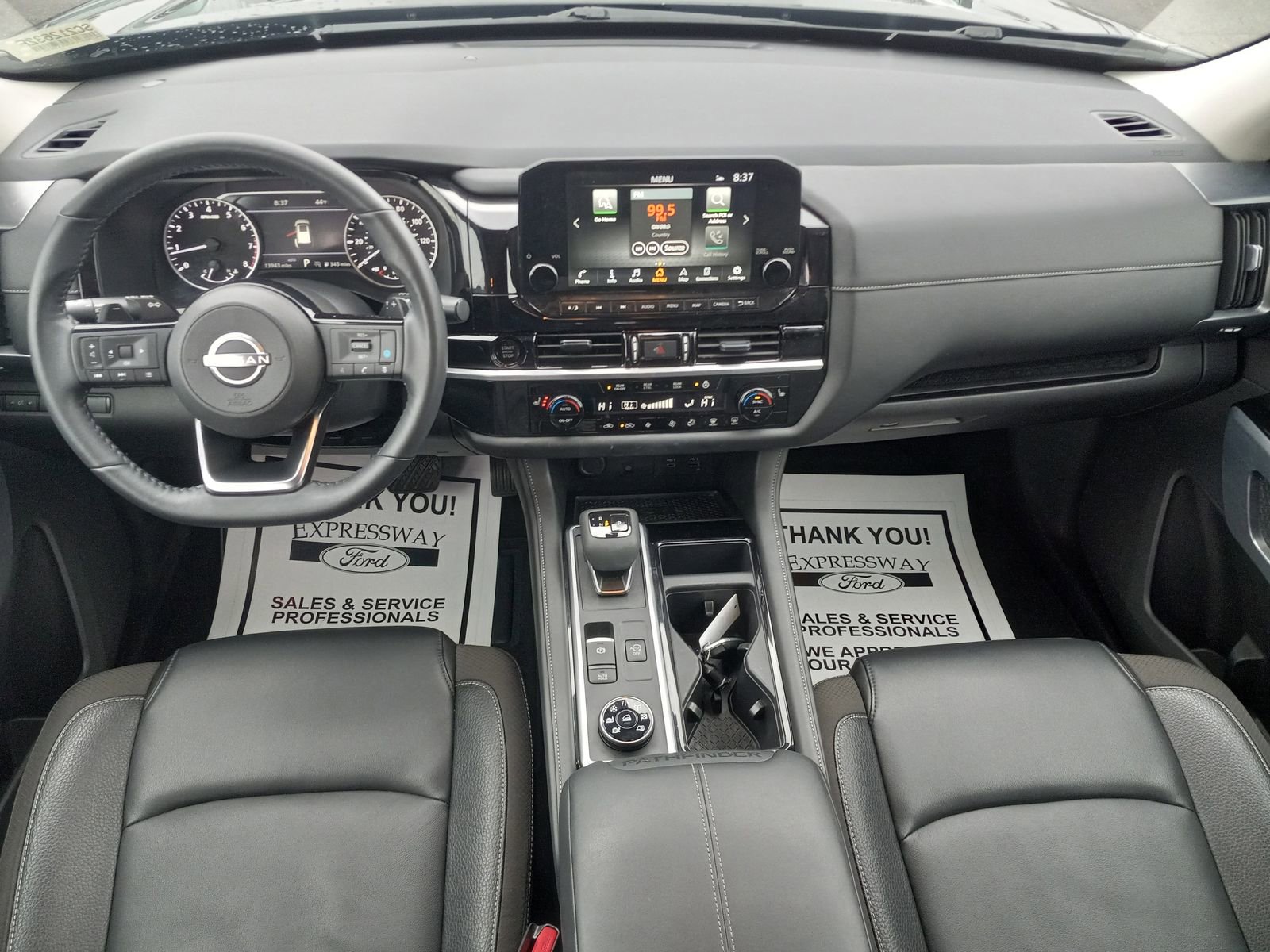 Used 2025 Nissan Pathfinder SL AWD/4WD image 17