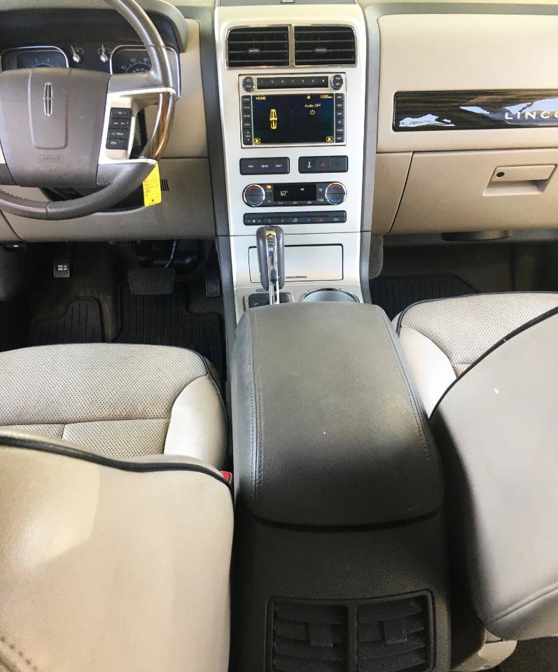 Used 2010 Lincoln MKX 2WD image 19