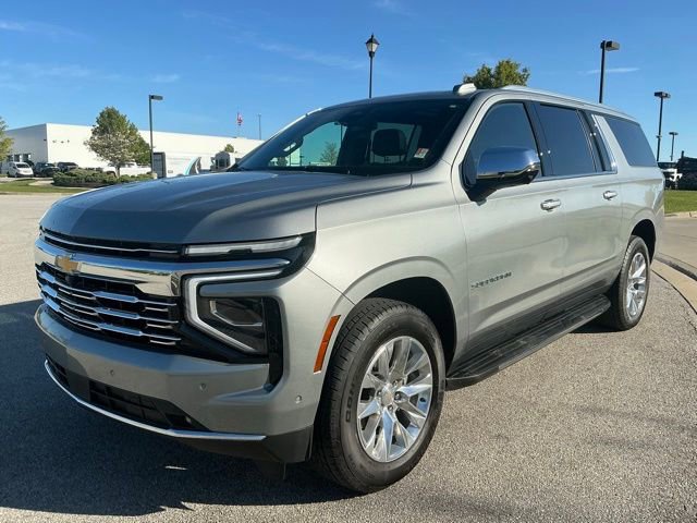Used 2025 Chevrolet Suburban Premier w/ Sun And Tow Package AWD/4WD image 3