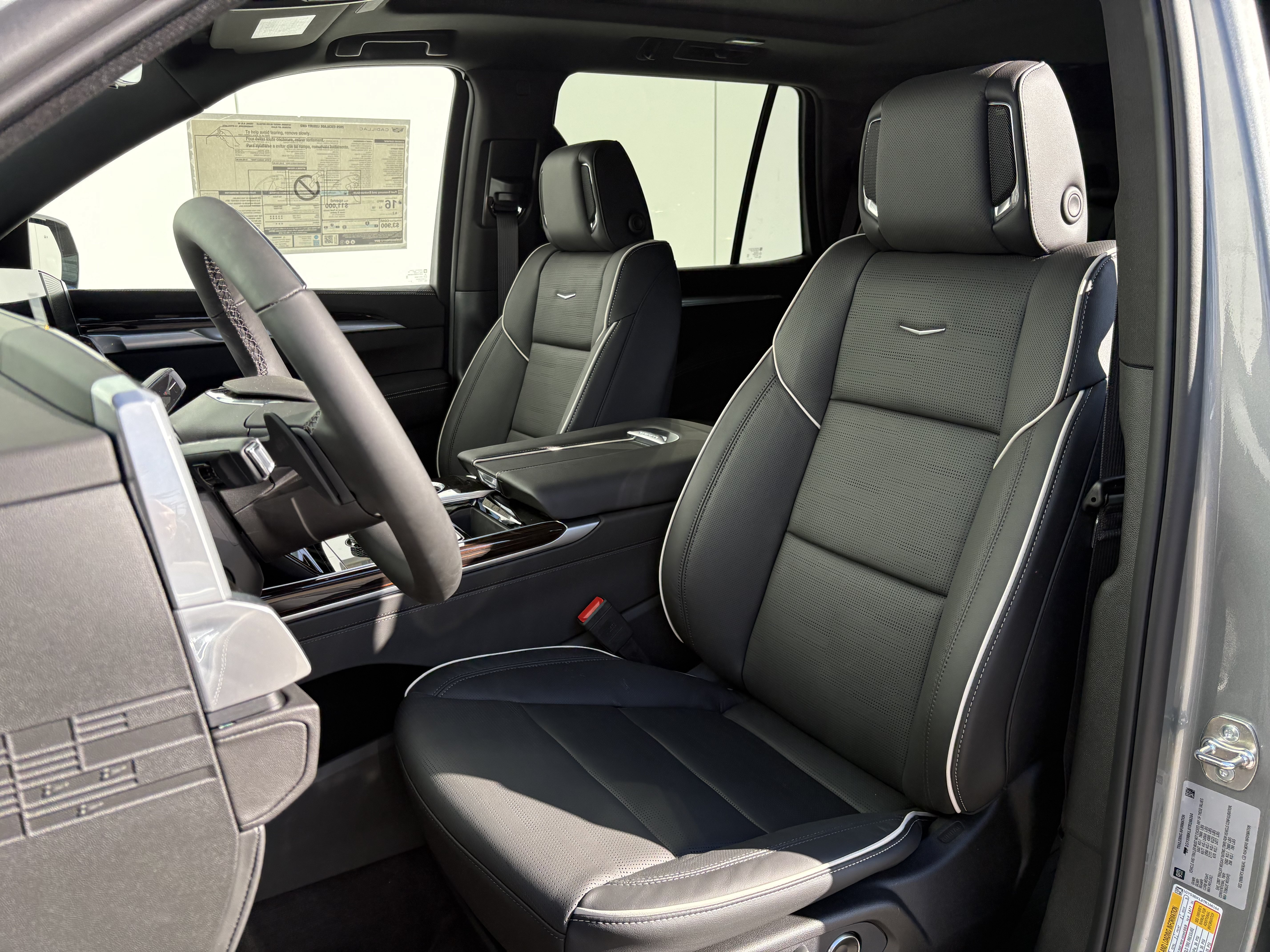 New 2026 Cadillac Escalade Luxury AWD/4WD image 12