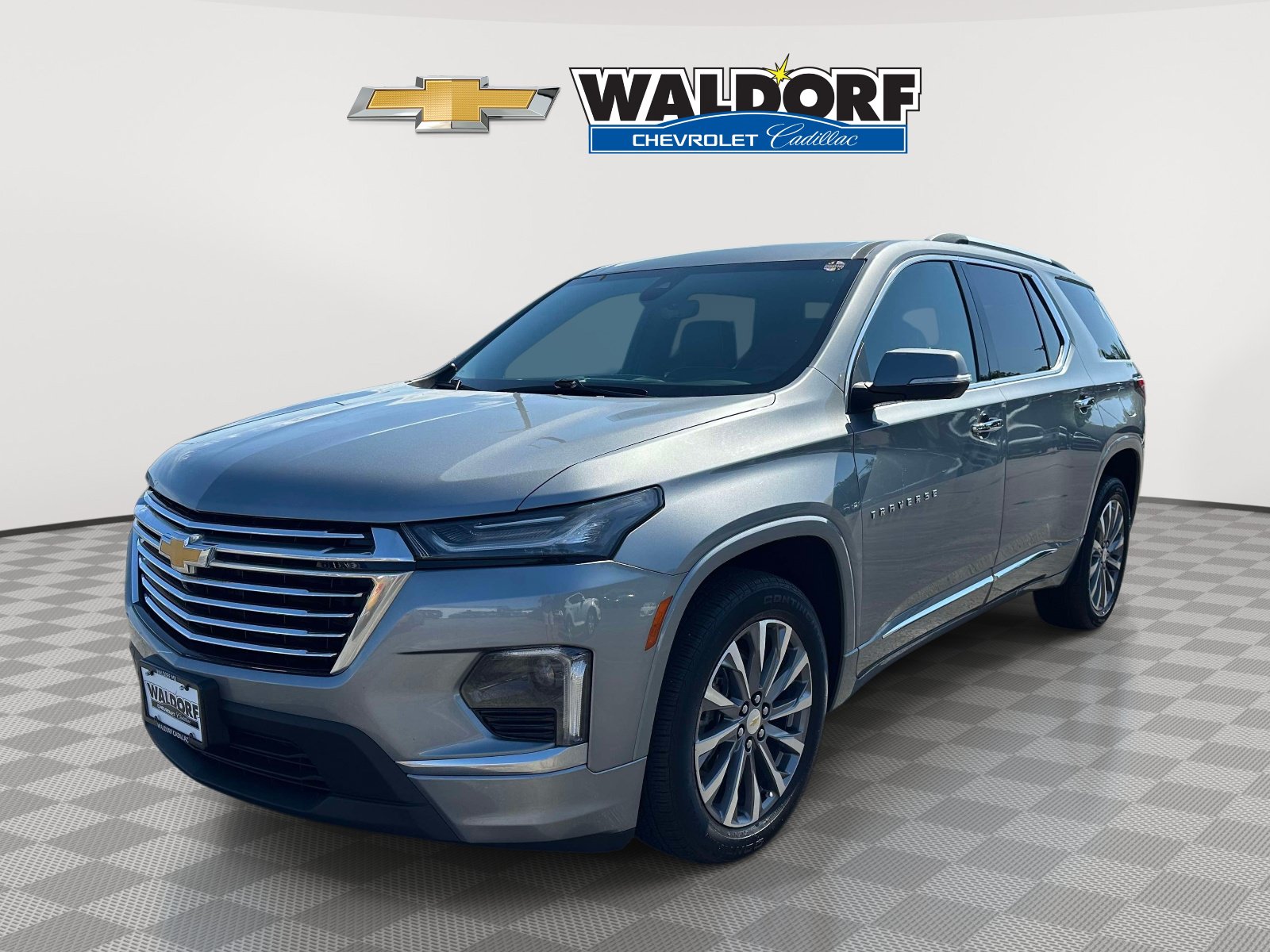 Used 2023 Chevrolet Traverse Premier w/ LPO, Floor Liner Package FWD image 3