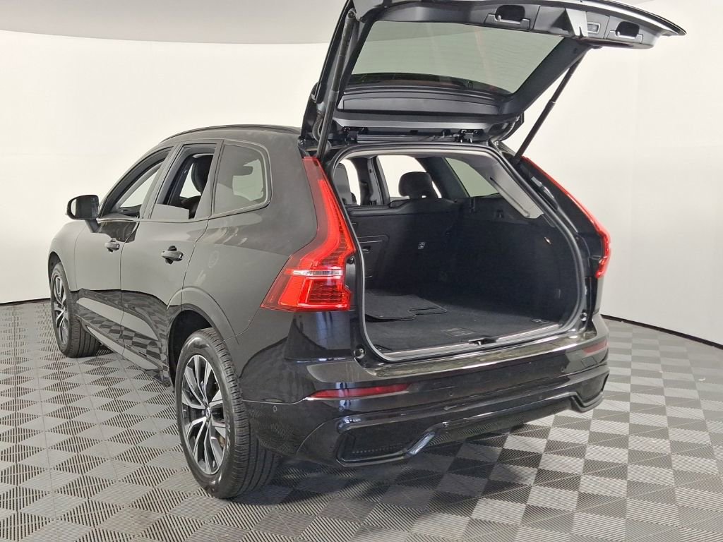 Certified 2025 Volvo XC60 B5 Plus AWD/4WD image 12