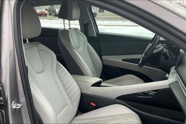 Certified 2024 Hyundai Elantra Limited image 8