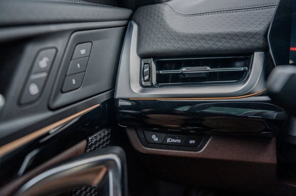 Used 2025 BMW X2 xDrive28i image 9