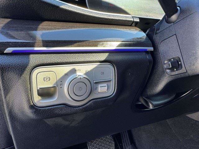 Used 2020 Mercedes-Benz GLE 450 4MATIC w/ Premium Package image 22