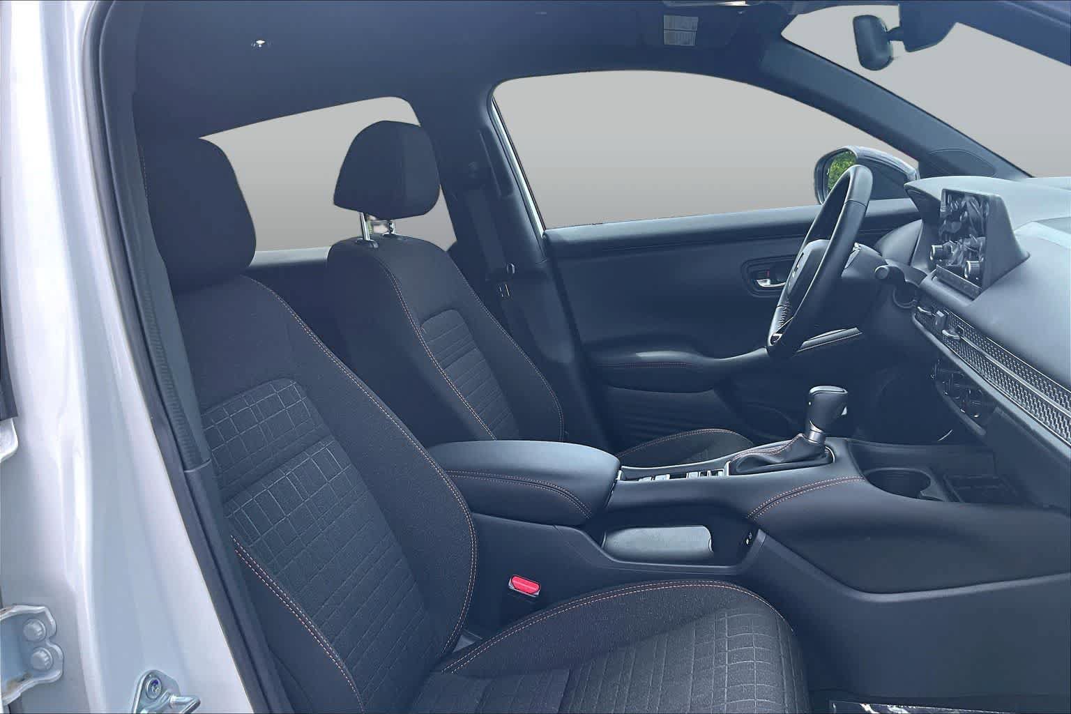 Certified 2025 Honda HR-V Sport image 9