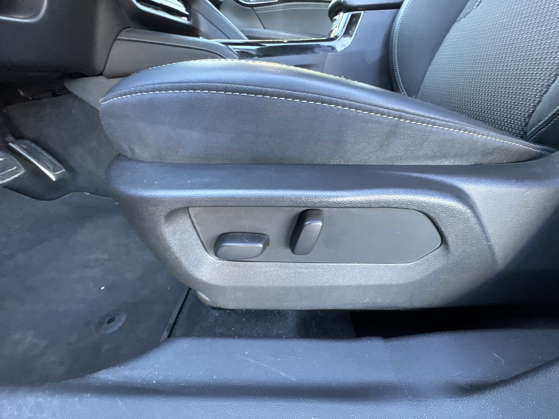 Certified 2023 Buick Envision Preferred w/ Sport Touring Package AWD/4WD image 12