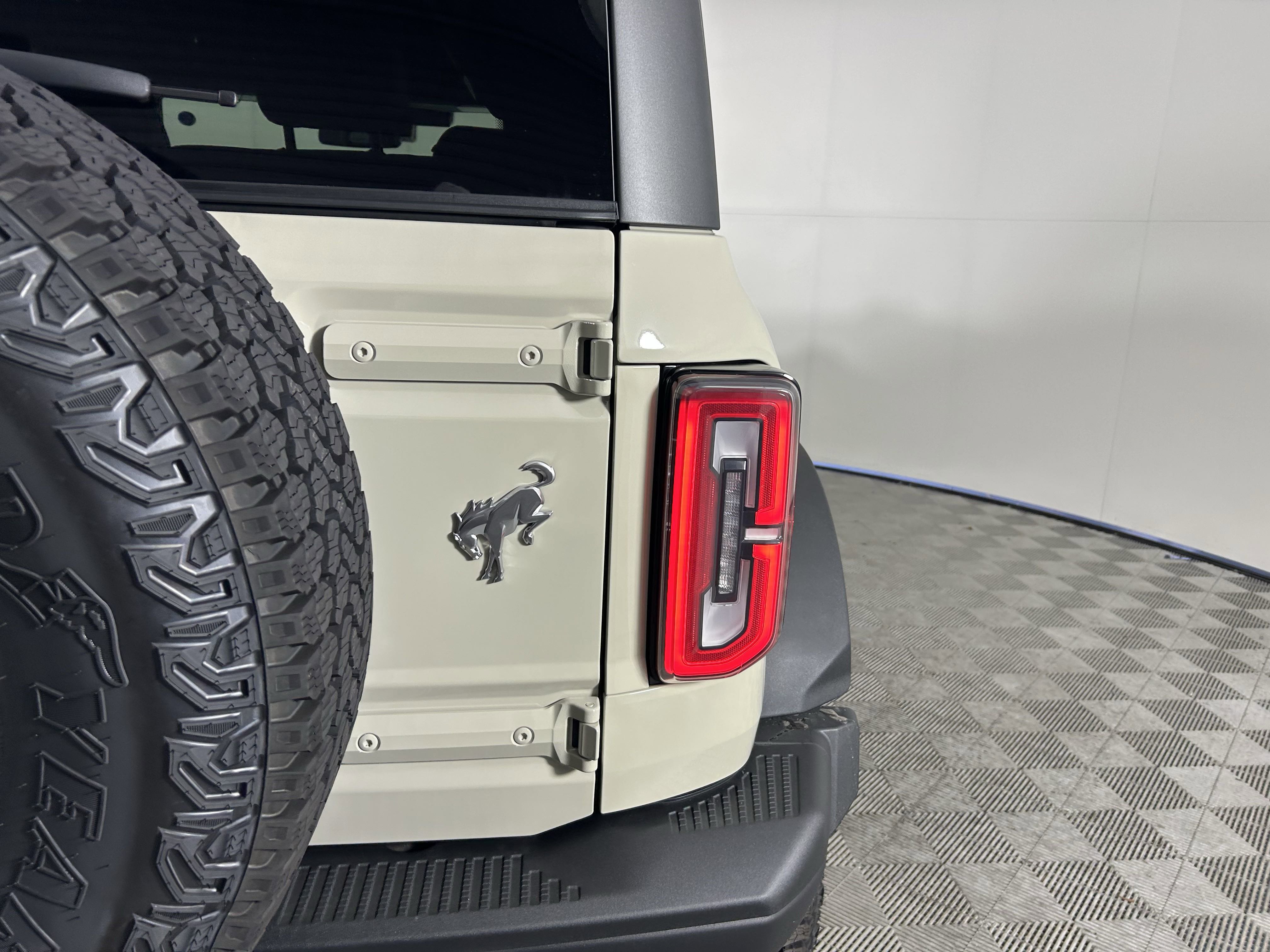 New 2025 Ford Bronco Badlands image 11