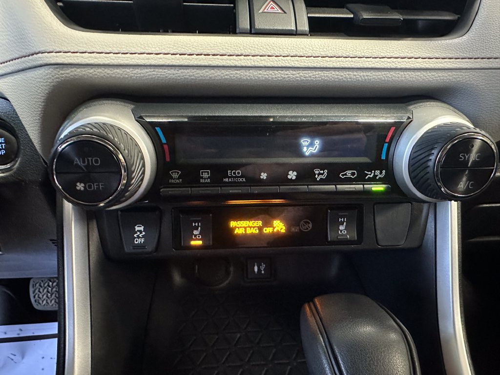 Used 2019 Toyota RAV4 XLE w/ Convenience Package AWD/4WD image 14