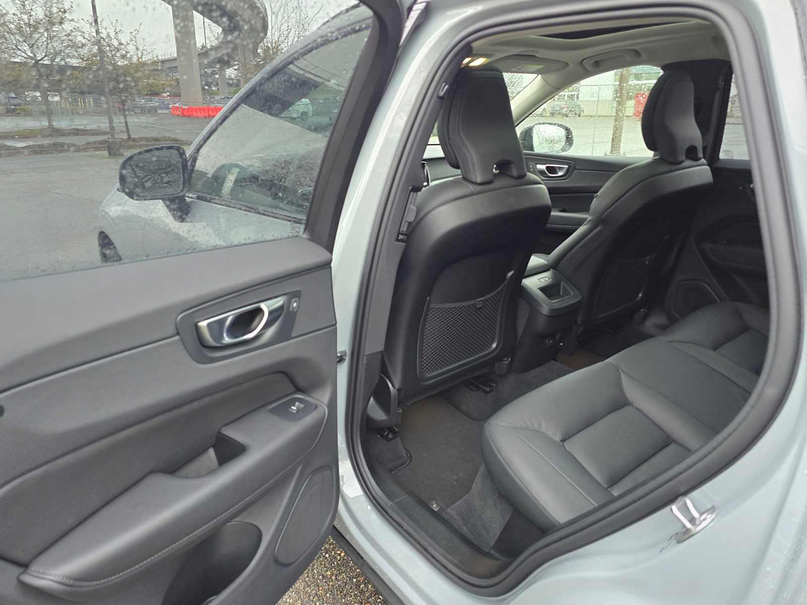 Certified 2025 Volvo XC60 B5 Plus image 15