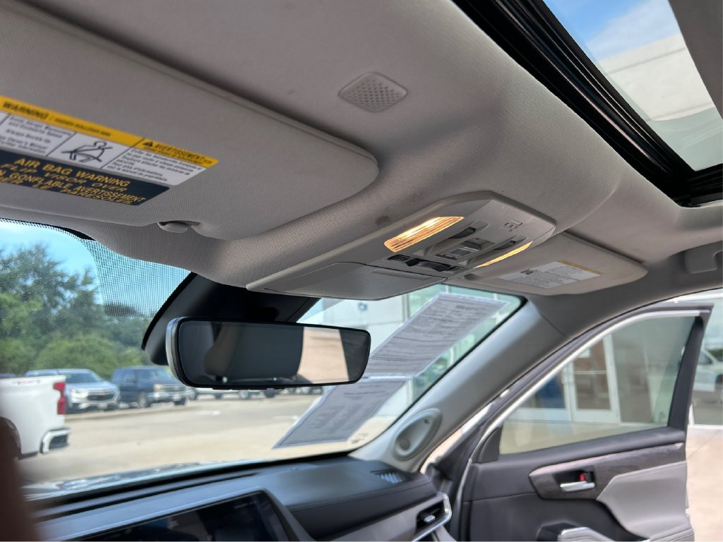 Used 2020 Toyota Highlander Limited FWD image 15