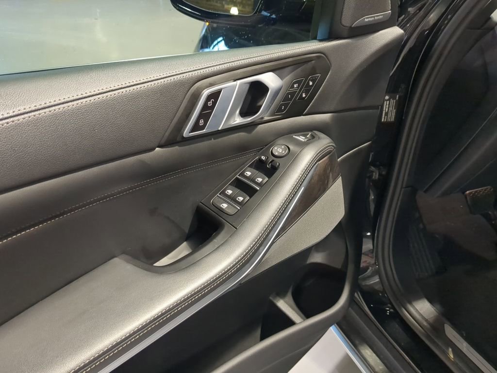 Used 2023 BMW X5 xDrive40i w/ Executive Package image 14