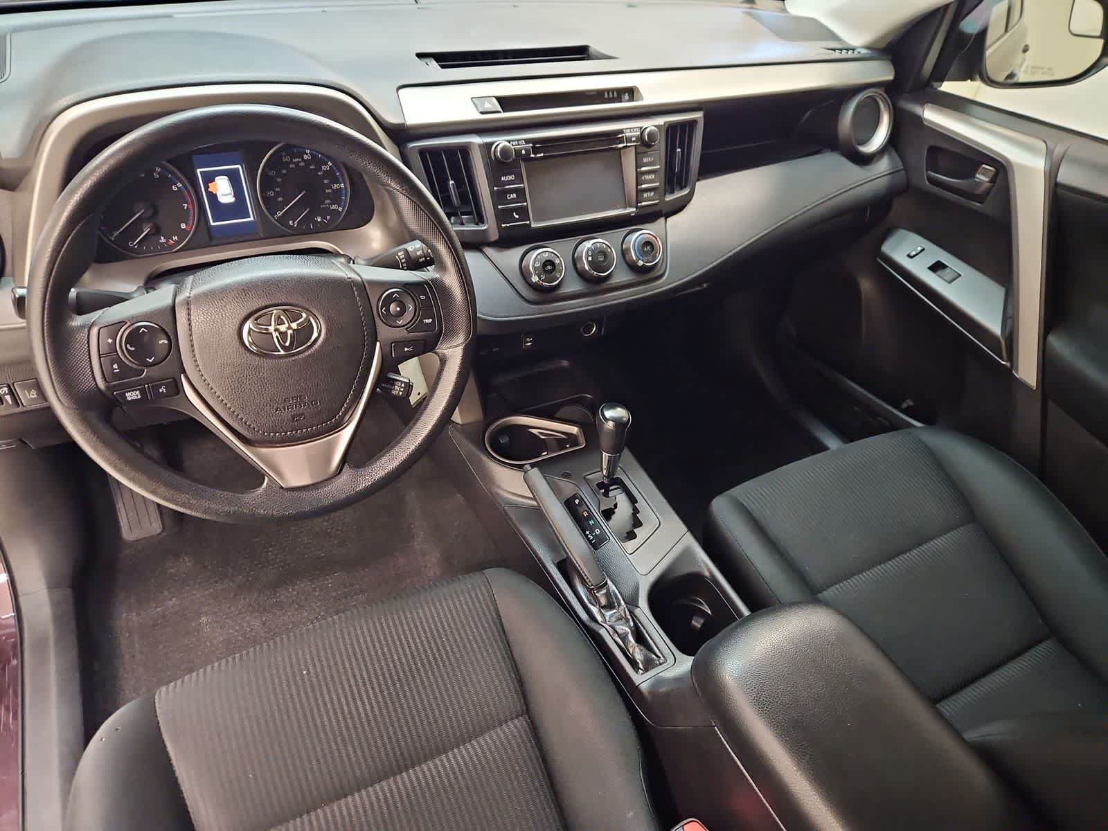 Used 2018 Toyota RAV4 LE FWD image 16