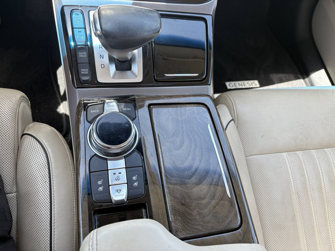 Used 2017 Genesis G90 3.3T Premium RWD image 20