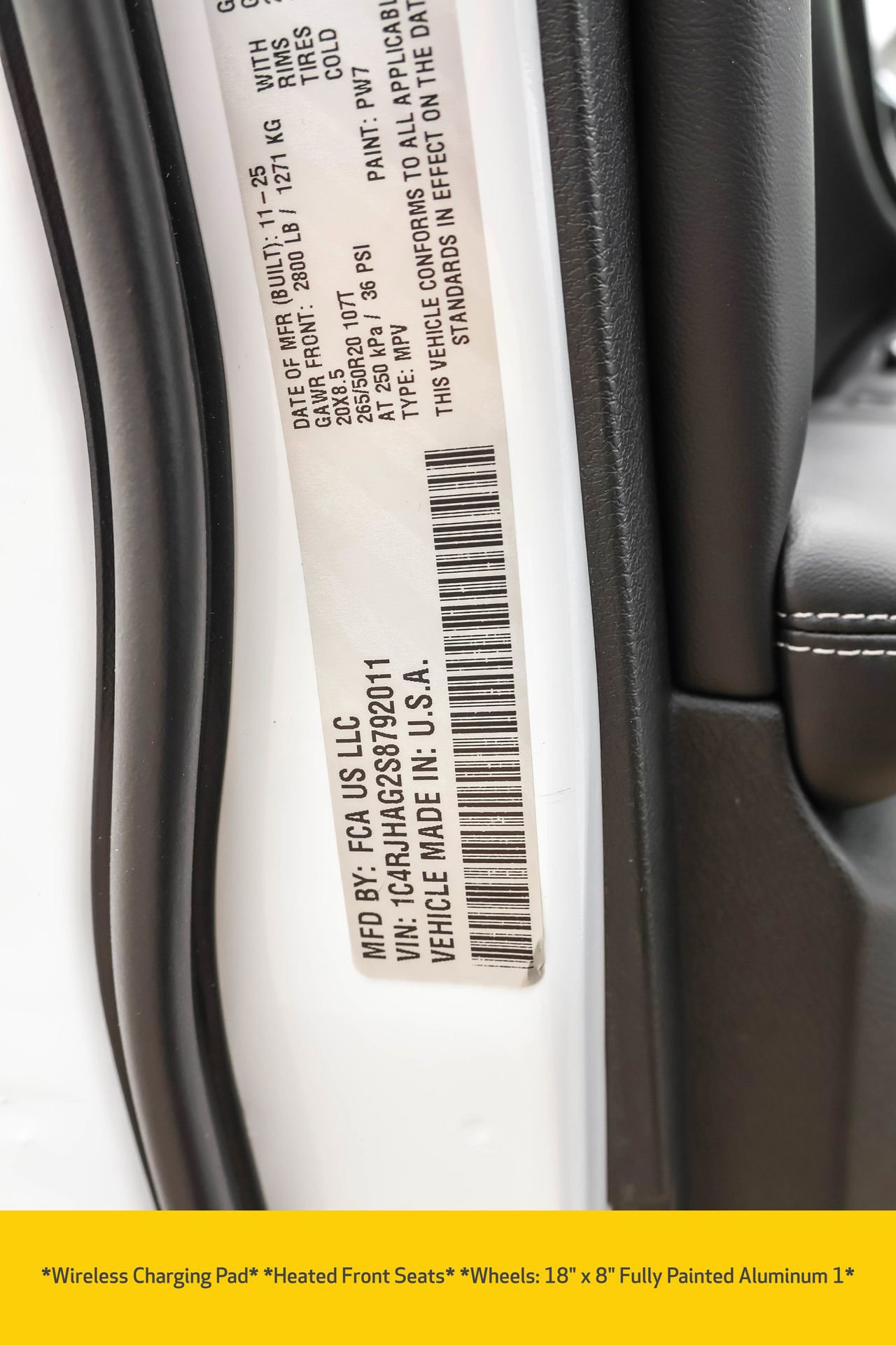 New 2025 Jeep Grand Cherokee Altitude image 9