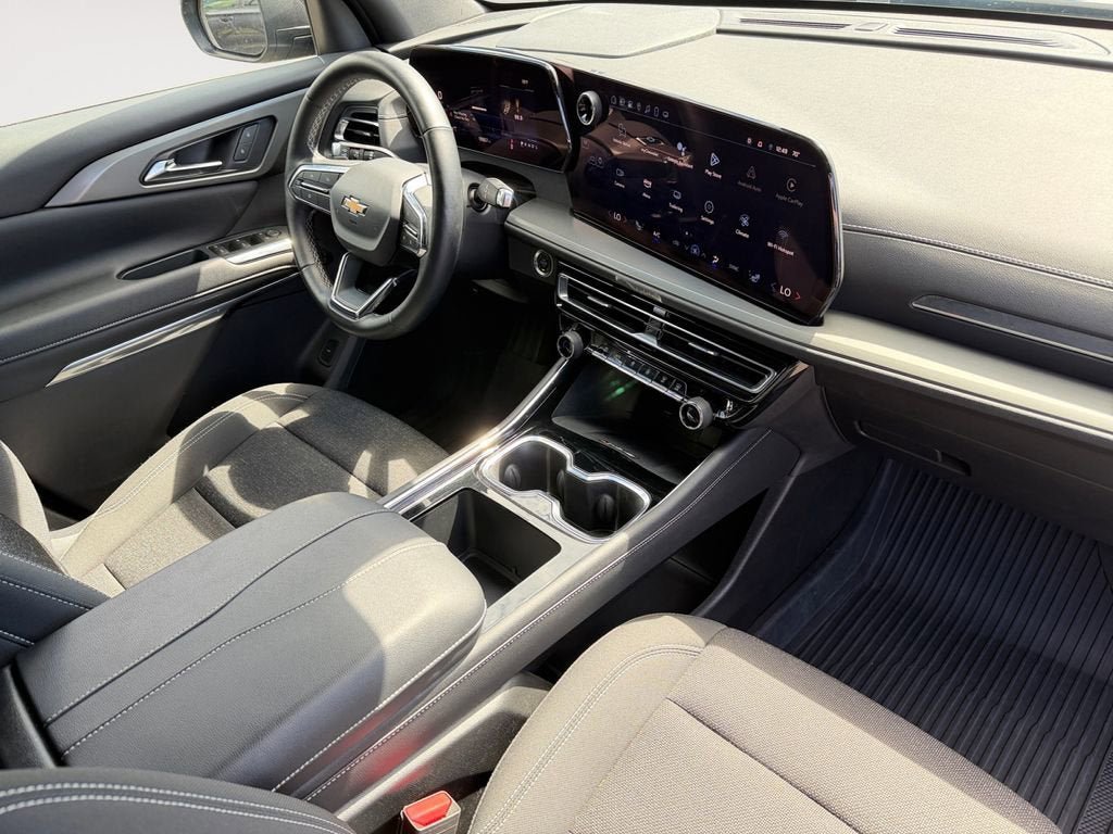 Used 2025 Chevrolet Traverse LT w/ Sun and Wheel Package AWD/4WD image 27