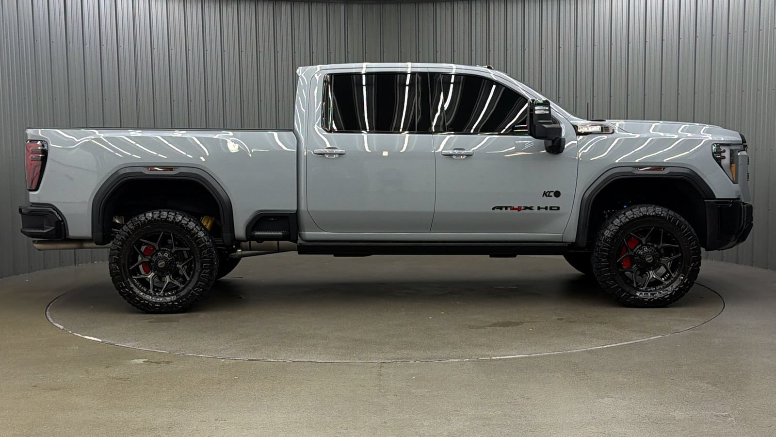Used 2025 GMC Sierra 2500 AT4X AWD/4WD image 6