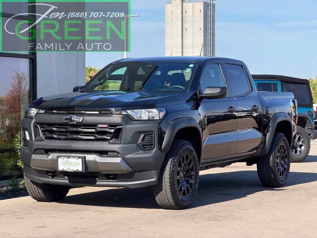 Used 2024 Chevrolet Colorado Trail Boss w/ Advanced Trailering Package AWD/4WD image 1