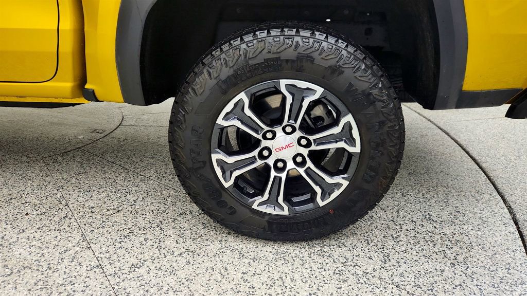 Used 2023 GMC Canyon AT4 w/ AT4 Premium Package image 9