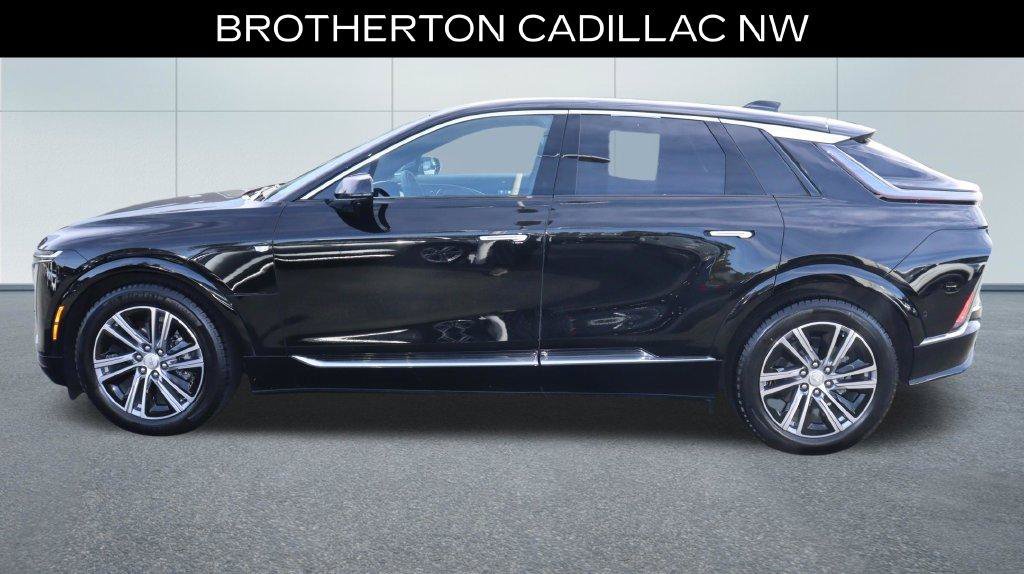 Certified 2024 Cadillac Lyriq Luxury AWD/4WD image 2