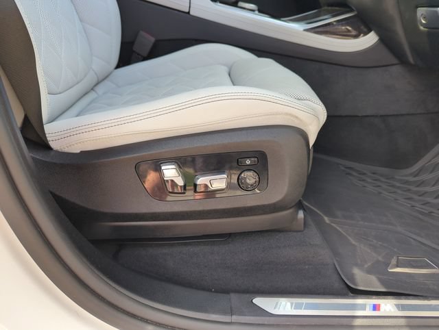 Used 2024 BMW X7 xDrive40i w/ M Sport Package AWD/4WD image 42