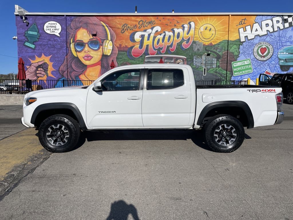Used 2020 Toyota Tacoma TRD Off-Road AWD/4WD image 2