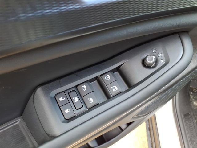 New 2025 Jeep Grand Cherokee Altitude image 15