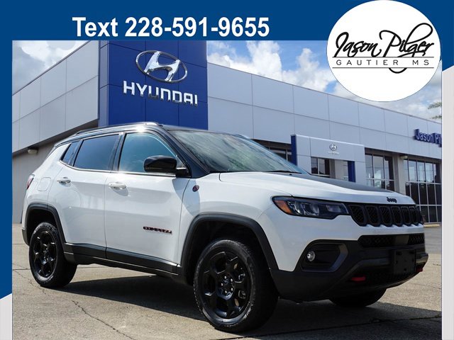 Used 2023 Jeep Compass Trailhawk image 1