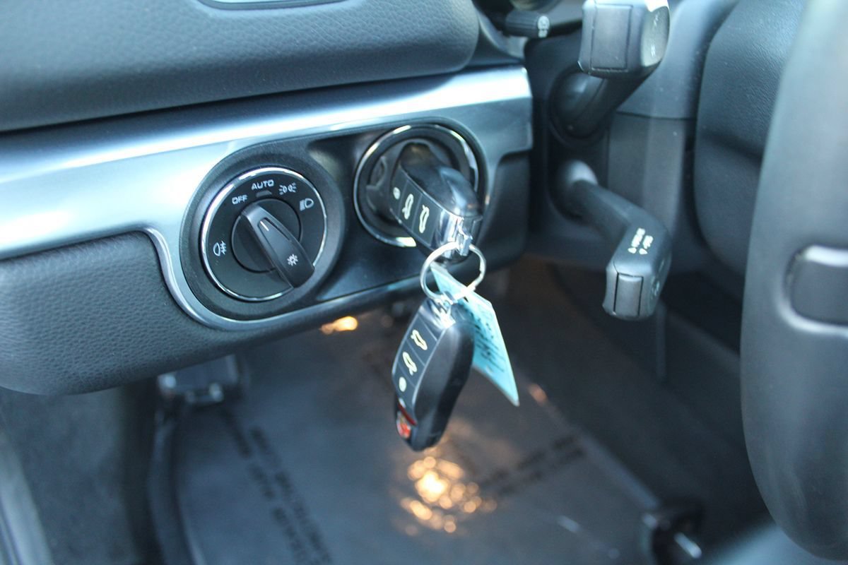 Used 2014 Porsche Cayman RWD image 26