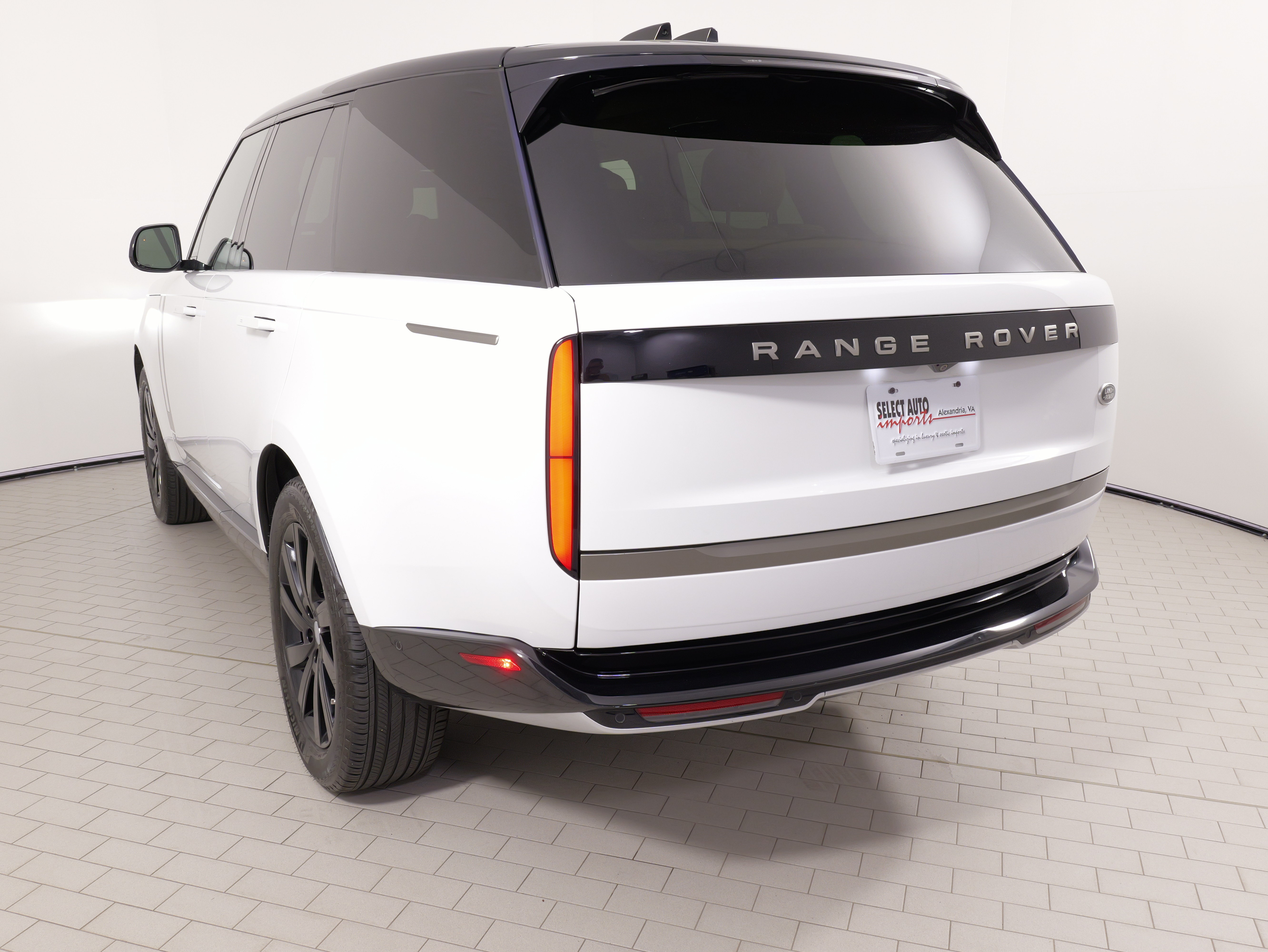 Used 2023 Land Rover Range Rover SE AWD/4WD image 16