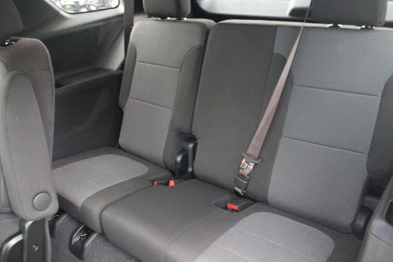 Used 2023 Chevrolet Traverse LT w/ LPO, Cargo Package AWD/4WD image 32