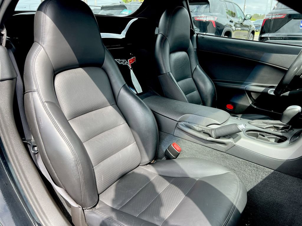 Used 2007 Chevrolet Corvette Convertible w/ Preferred Equipment Group RWD image 22