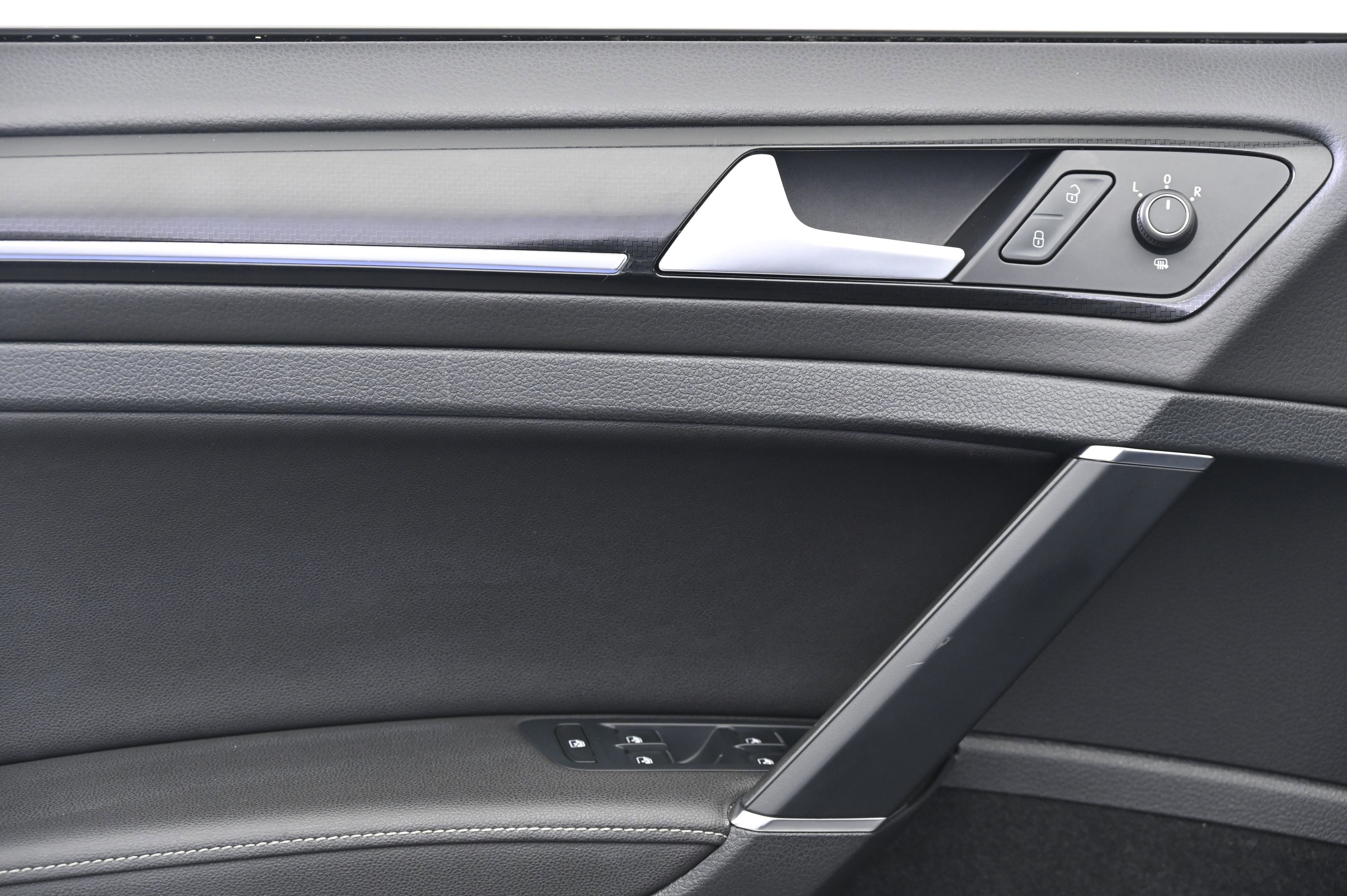 Used 2018 Volkswagen Golf R 4-Door image 26