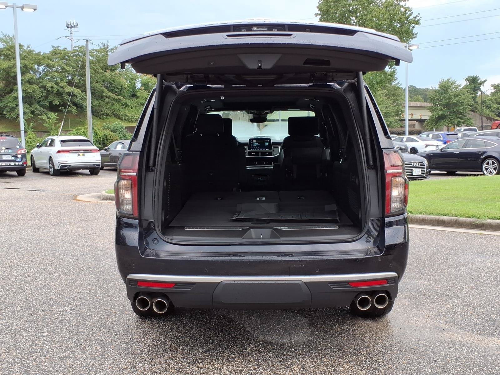 Used 2024 Chevrolet Suburban High Country w/ Advanced Technology Package AWD/4WD image 29