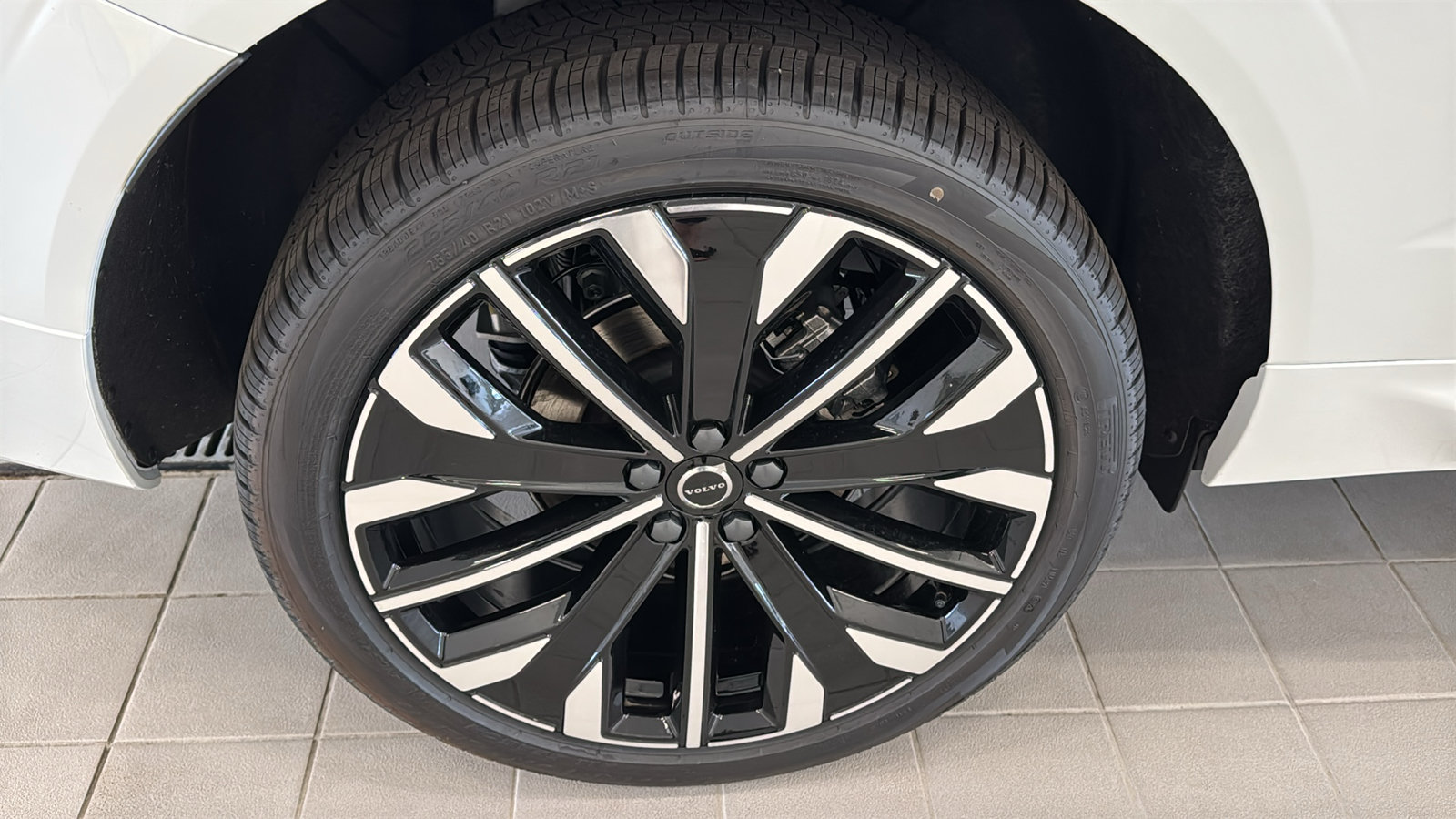 New 2027 Volvo XC60 B5 Ultra AWD/4WD image 31