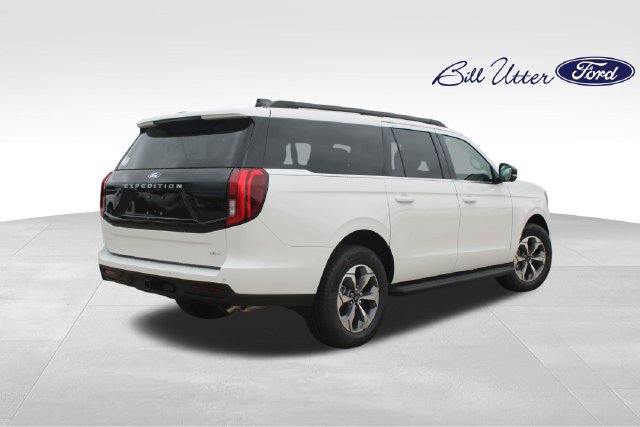 New 2027 Ford Expedition Max Active RWD image 3